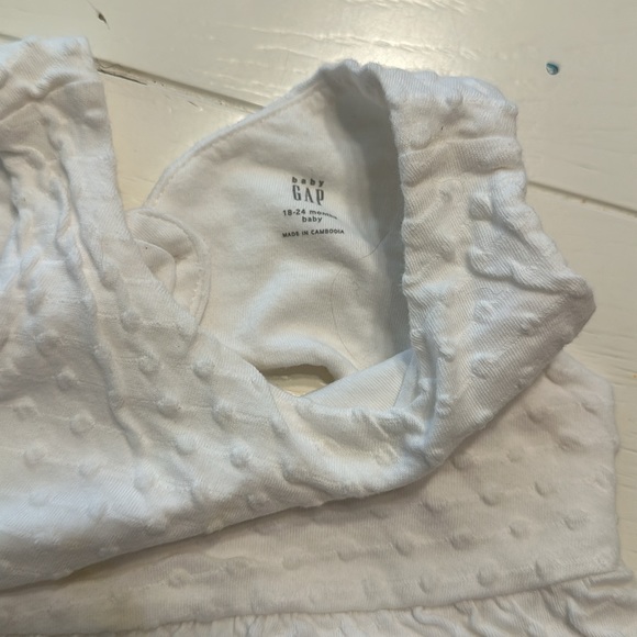3/$15 gap baby 18-24m white outfit - Picture 3 of 4